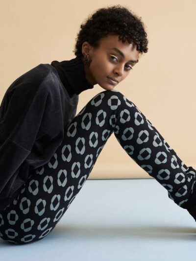 Legging noir avec motifs graphiques