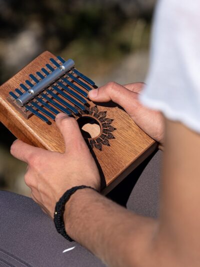 MEINL Sonic Energy Soundhole Kalimba 10 Toene Mahagoni