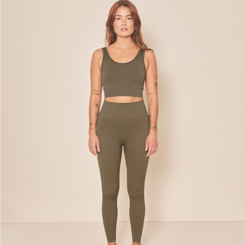 Tenue de sport verte pour femme