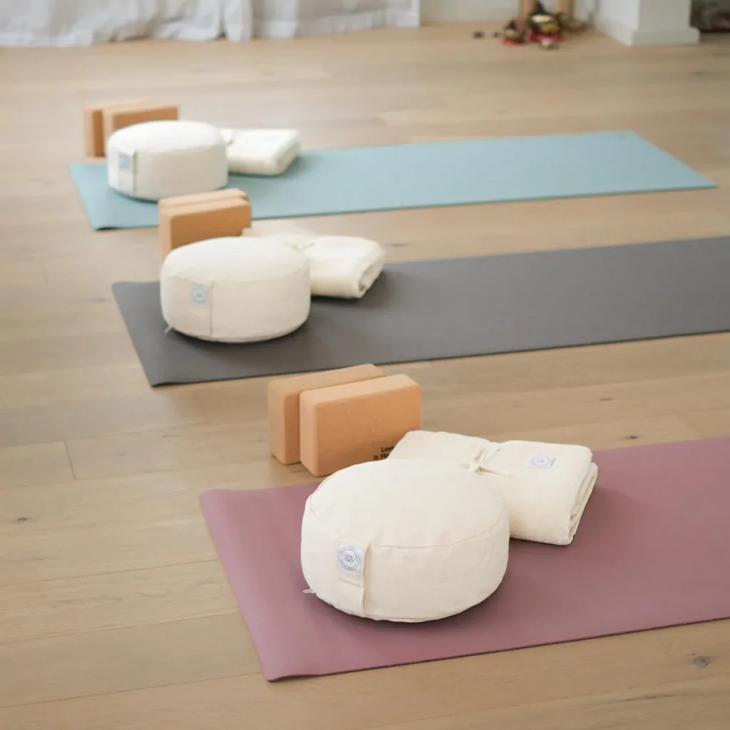 Tapis de yoga vert d'eau anthracite et rose lavande unis en caoutchouc naturel Yoga Boutique