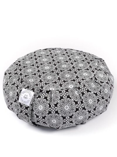 Coussin de méditation zafu en coton épais avec des dessins block print sur toute sa surface noir sur fond blanc